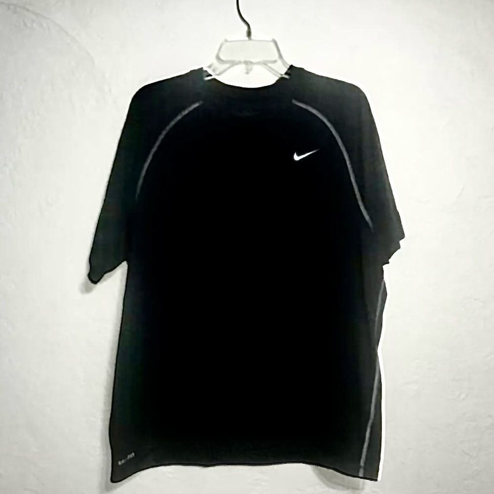 Nike mens XL dry fit tee